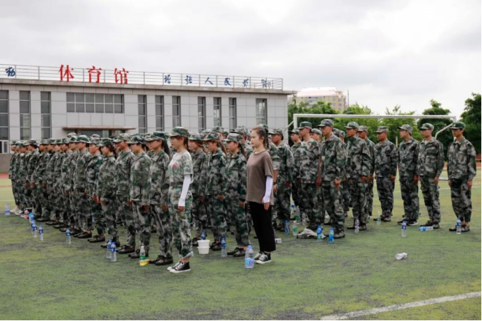 青春正起航——2019级新生开学暨军训开训仪式1889.png