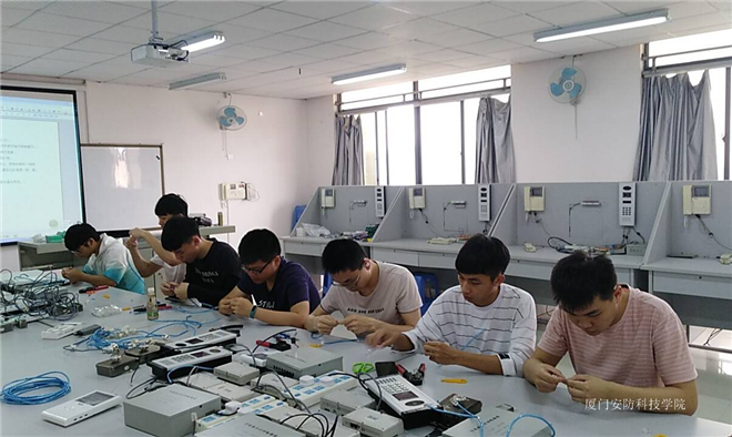建筑智能化工程技术实训.png