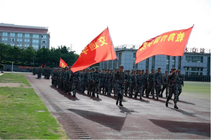 青春正起航——2019级新生军训闭幕式195.png